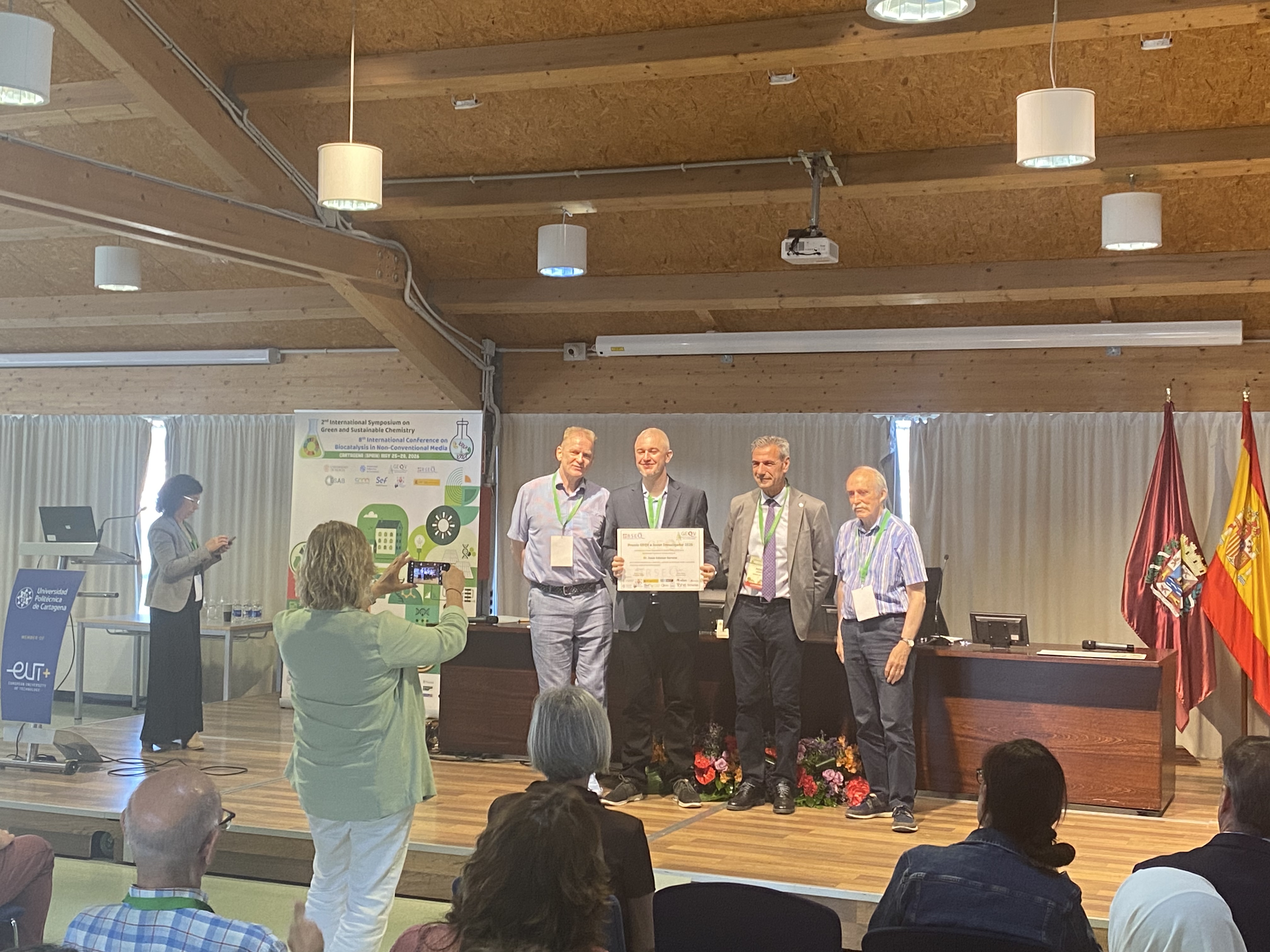 Dr. Jesús Esteban Serrano receives the GEQV Young Researcher Award 2025
